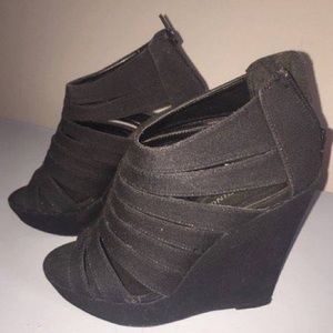 👠 Call It Spring black wedges 👠 PRICE DROP