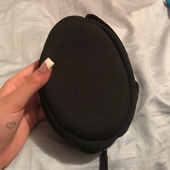 Beats case - Picture 2 of 2