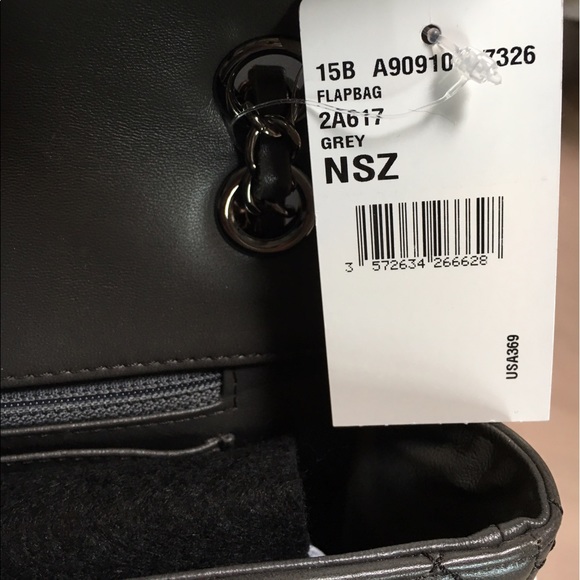 Chanel Flap bag. Used 3-4 times - Picture 3 of 8