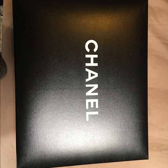Chanel Flap bag. Used 3-4 times - Picture 6 of 8