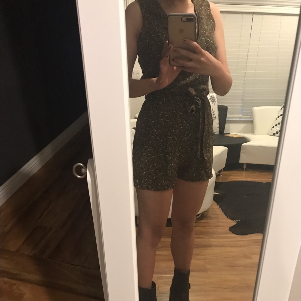 NWT Green floral jumper!