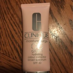 Clinique Moisture Surge CC Cream in light medium