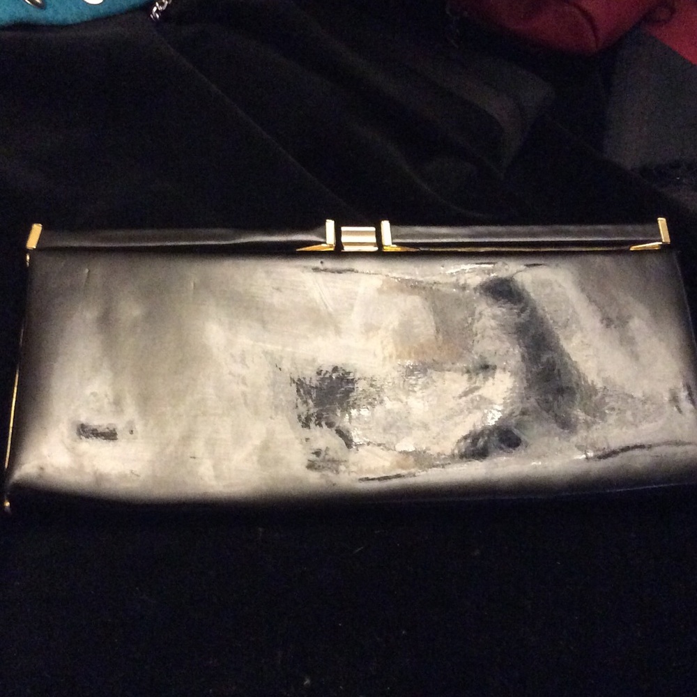 VINTAGE BLACK PATENT LEATHER CLUTCH