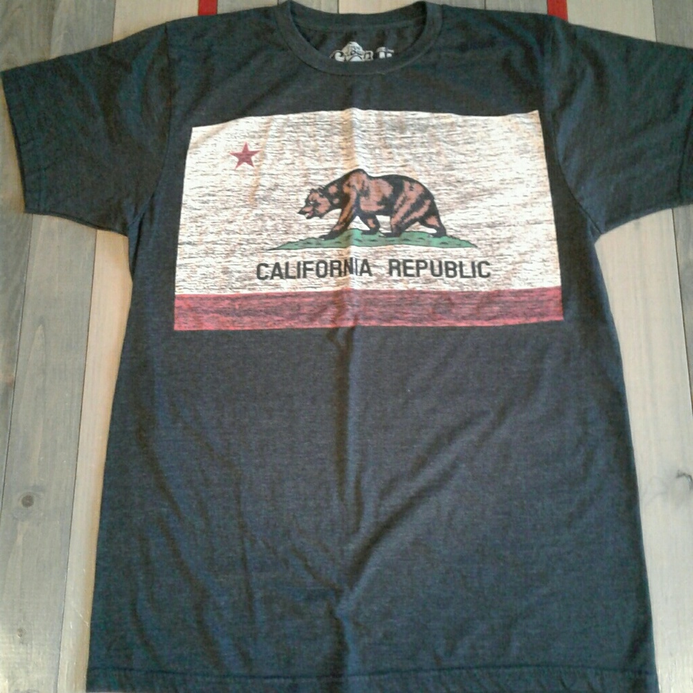 Mens Cal Republic T-Shirt by Five Crown Sz. M