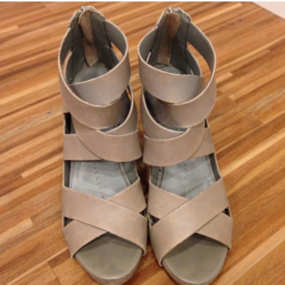 Nude dolce vita wedge