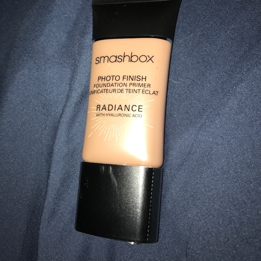 Face illuminating primer