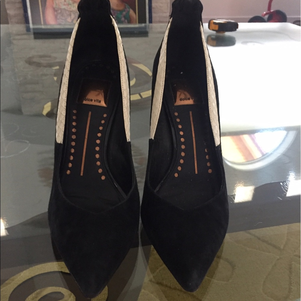 Beautiful black and gold heels