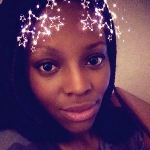 Meet your Posher, Domonique
