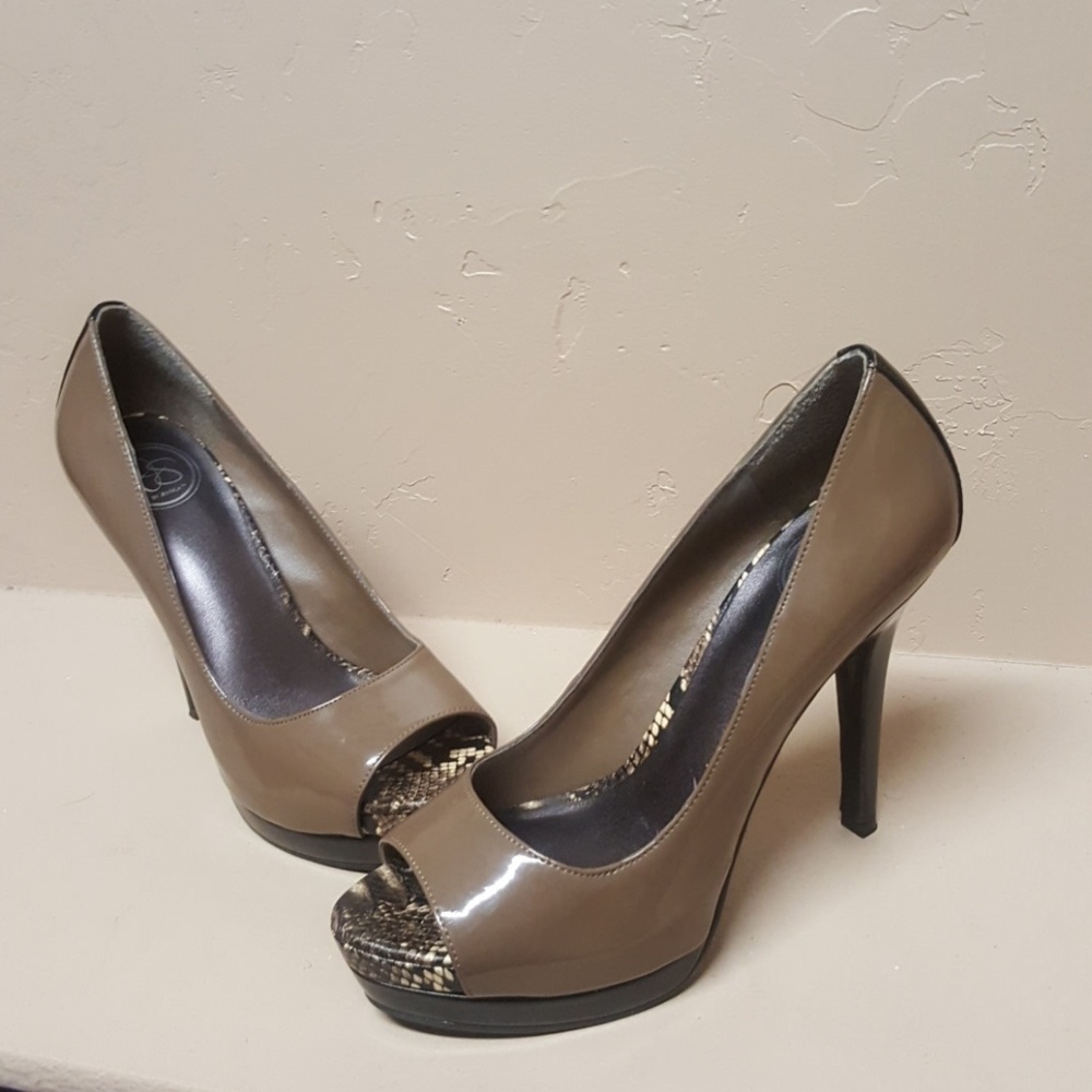 Jessica Simpson peep toe pumps