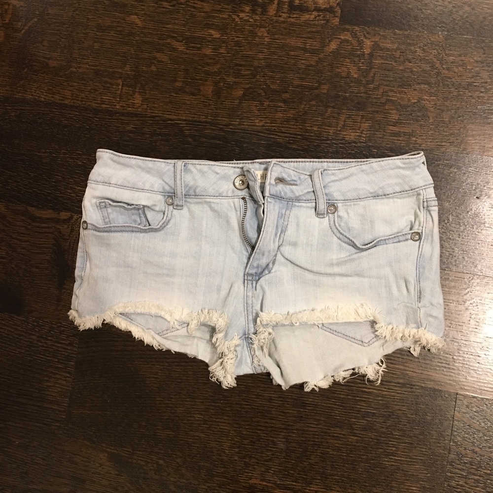 Bullhead Low-rise Short Shorts
