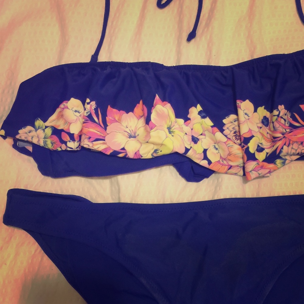 American Eagle top and bottom bikini