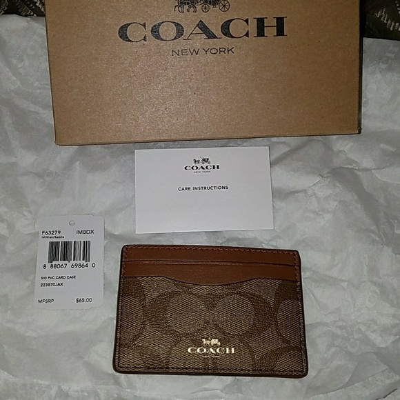 Coach Accessories - Authentic NWT Coach Signature Card Holder