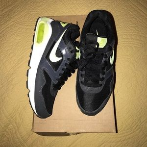 Air max navigate