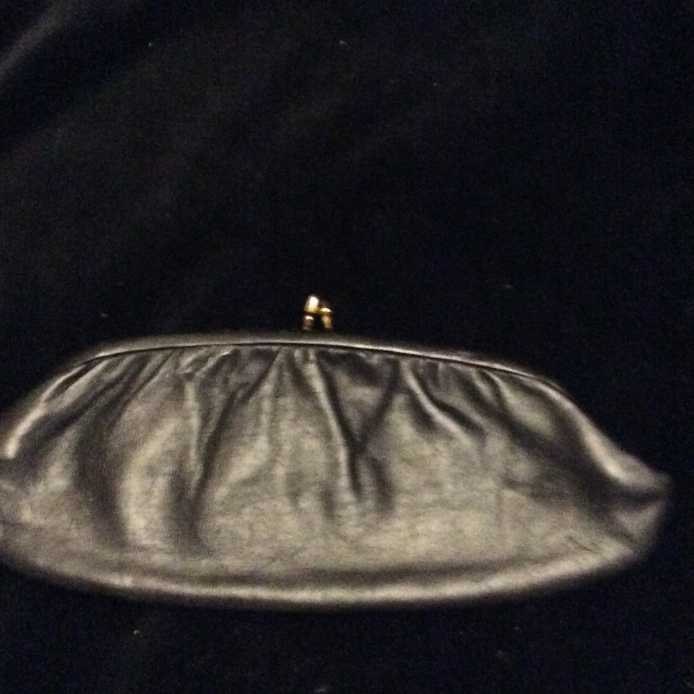 VINTAGE BLACK LEATHER CLUTCH