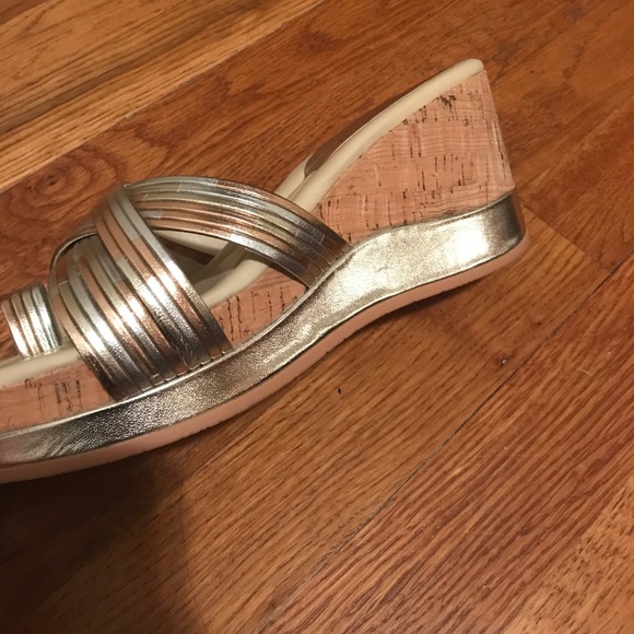 Donald J. Pliner Lettie wedges - Picture 4 of 6