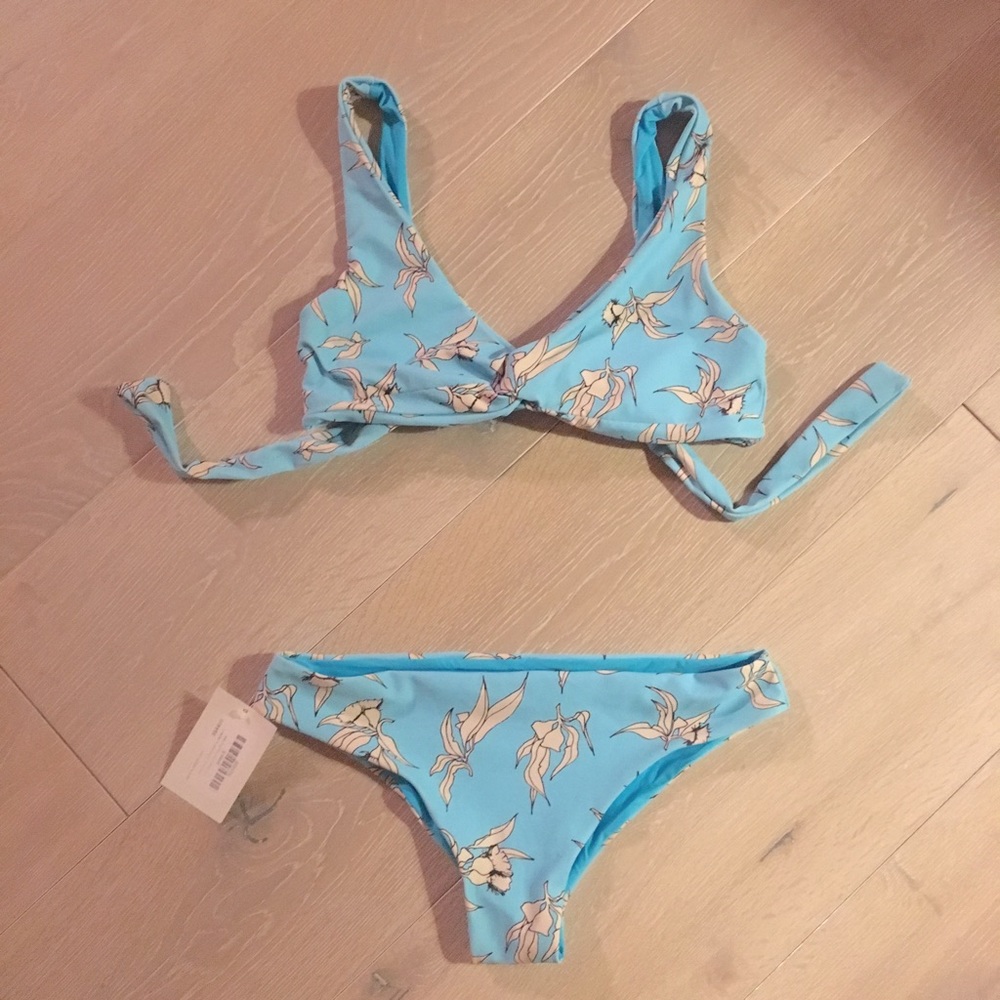 New! CAMP COVE SWIM 🌊 - Picture 2 of 8