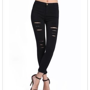 NWOT Black distressed jeans