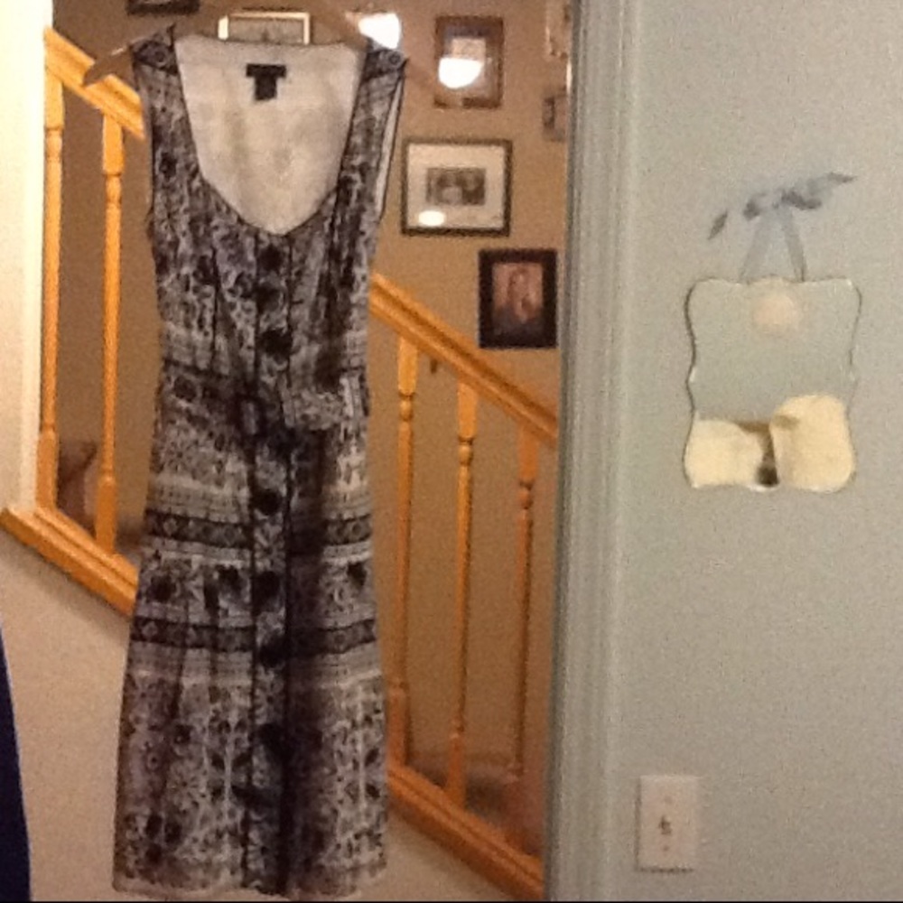 Cute button down summer dress 👗.