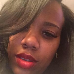 Meet your Posher, Juanita