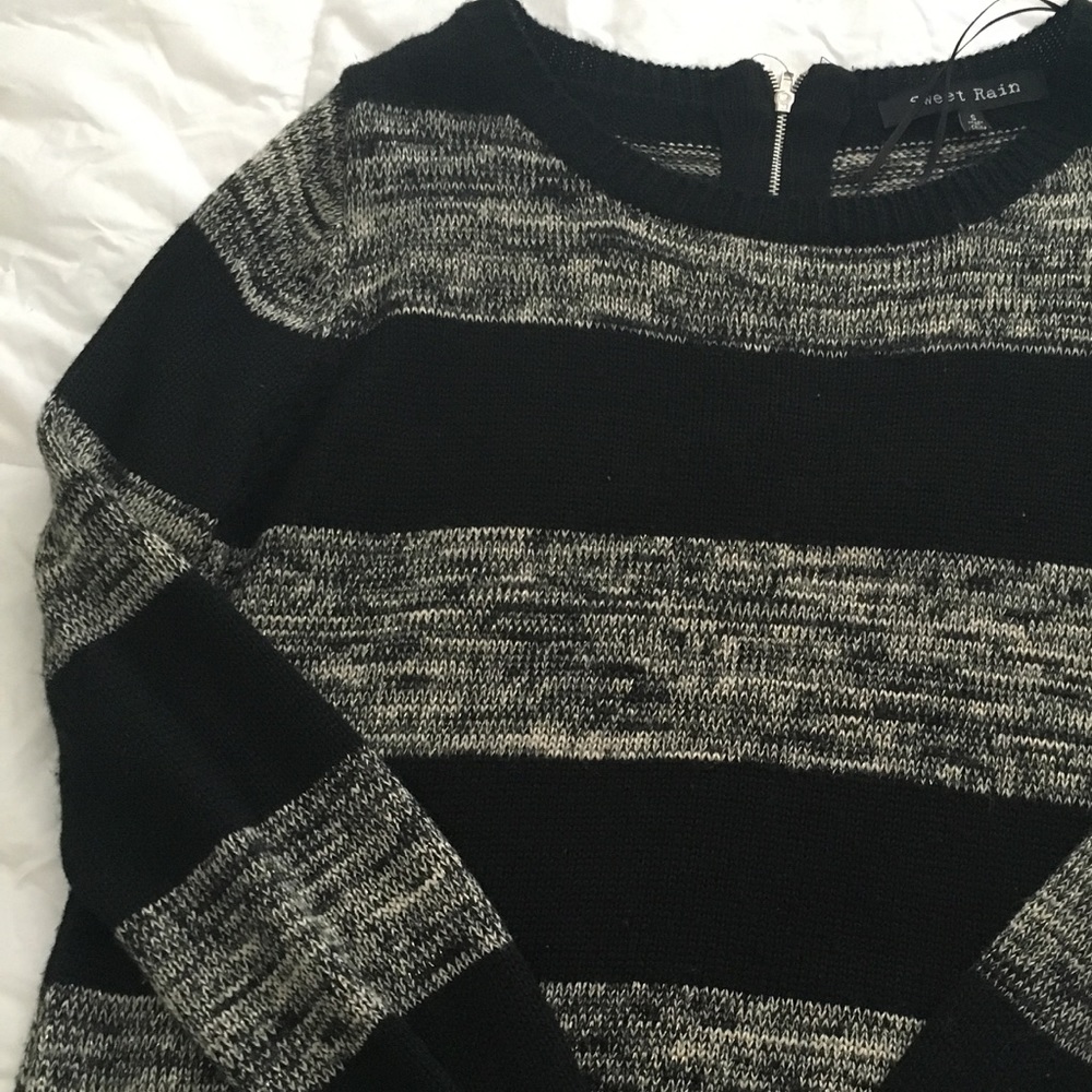 Striped black and gold fleece pullover sweaters