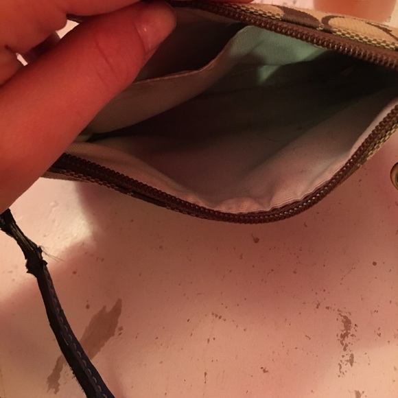 Coach Wristlet - Picture 4 of 4