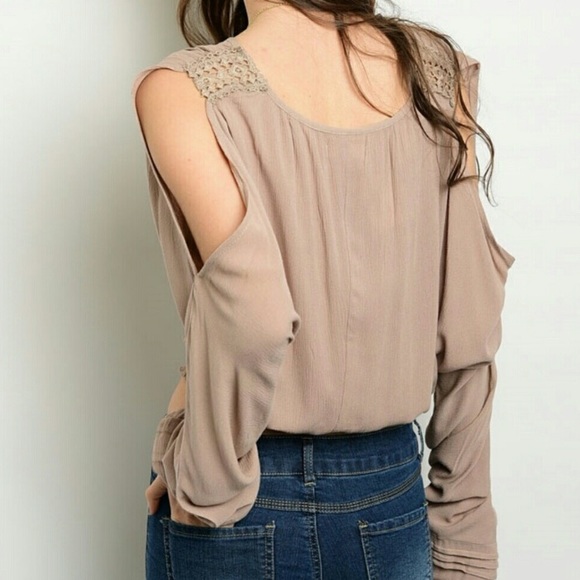Cold shoulder embroidered top - Picture 2 of 4