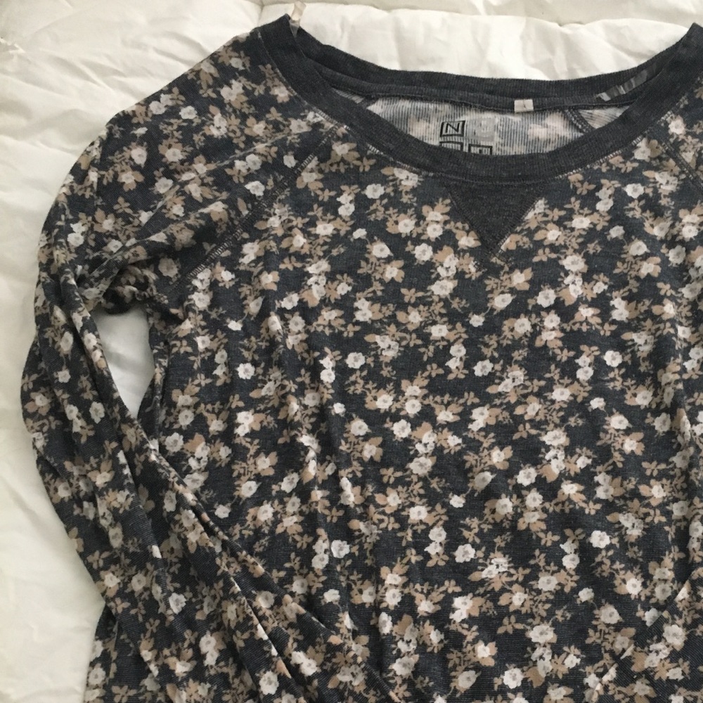 Floral pullover