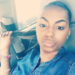 Meet your Posher, Nicole