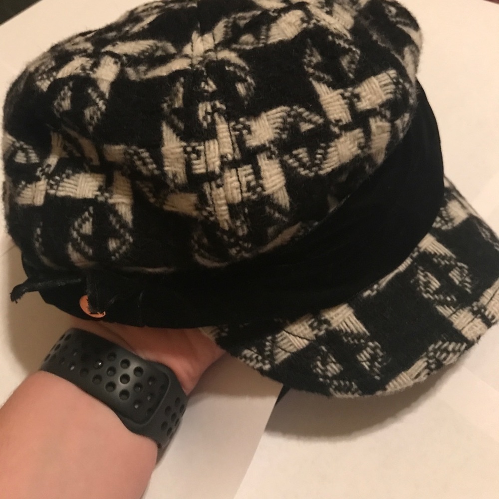 Juicy Couture twisted check newsboy hat