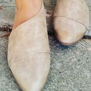 Quipid flats *like free people*