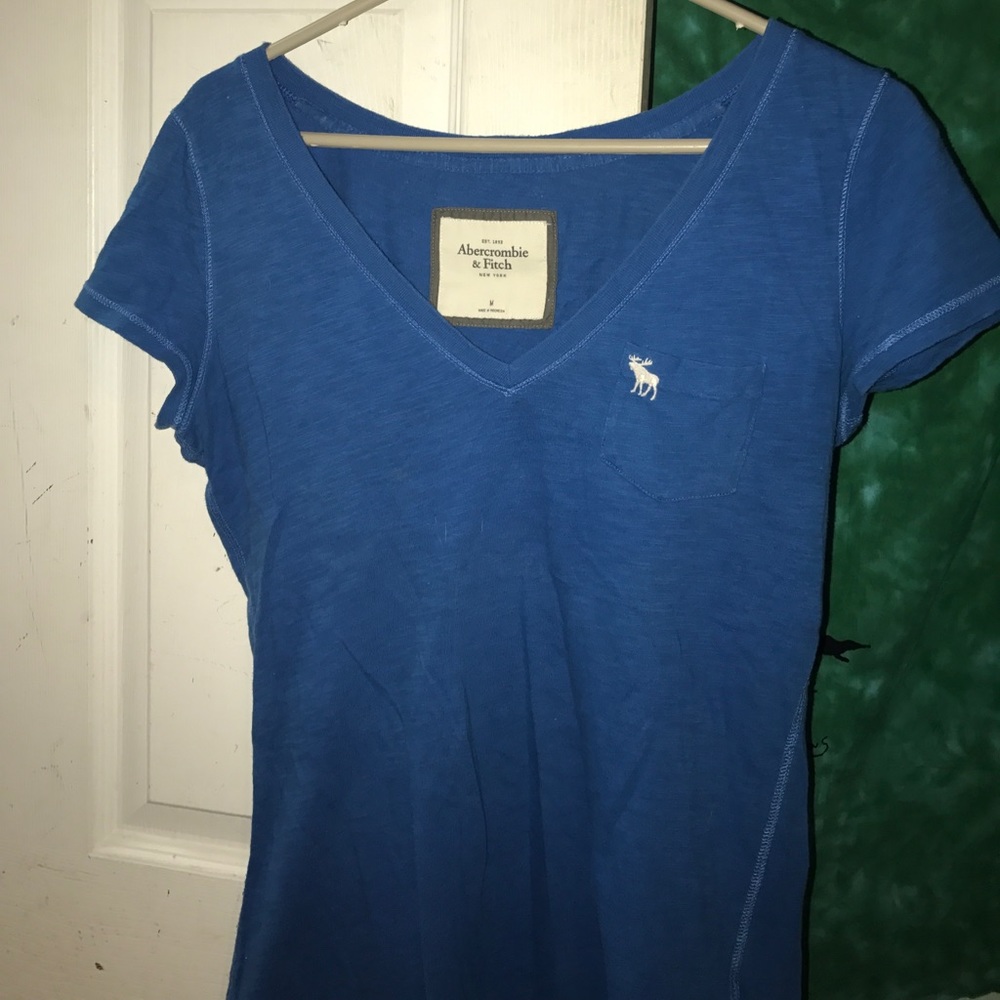 Abercrombie & Fitch V neck