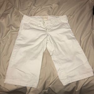 White Abercrombie cropped jean