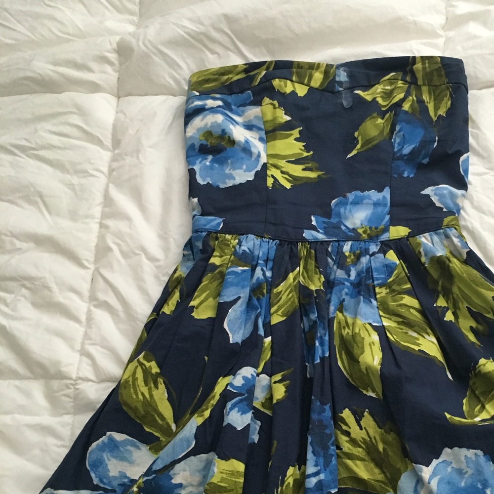 Floral strapless dress