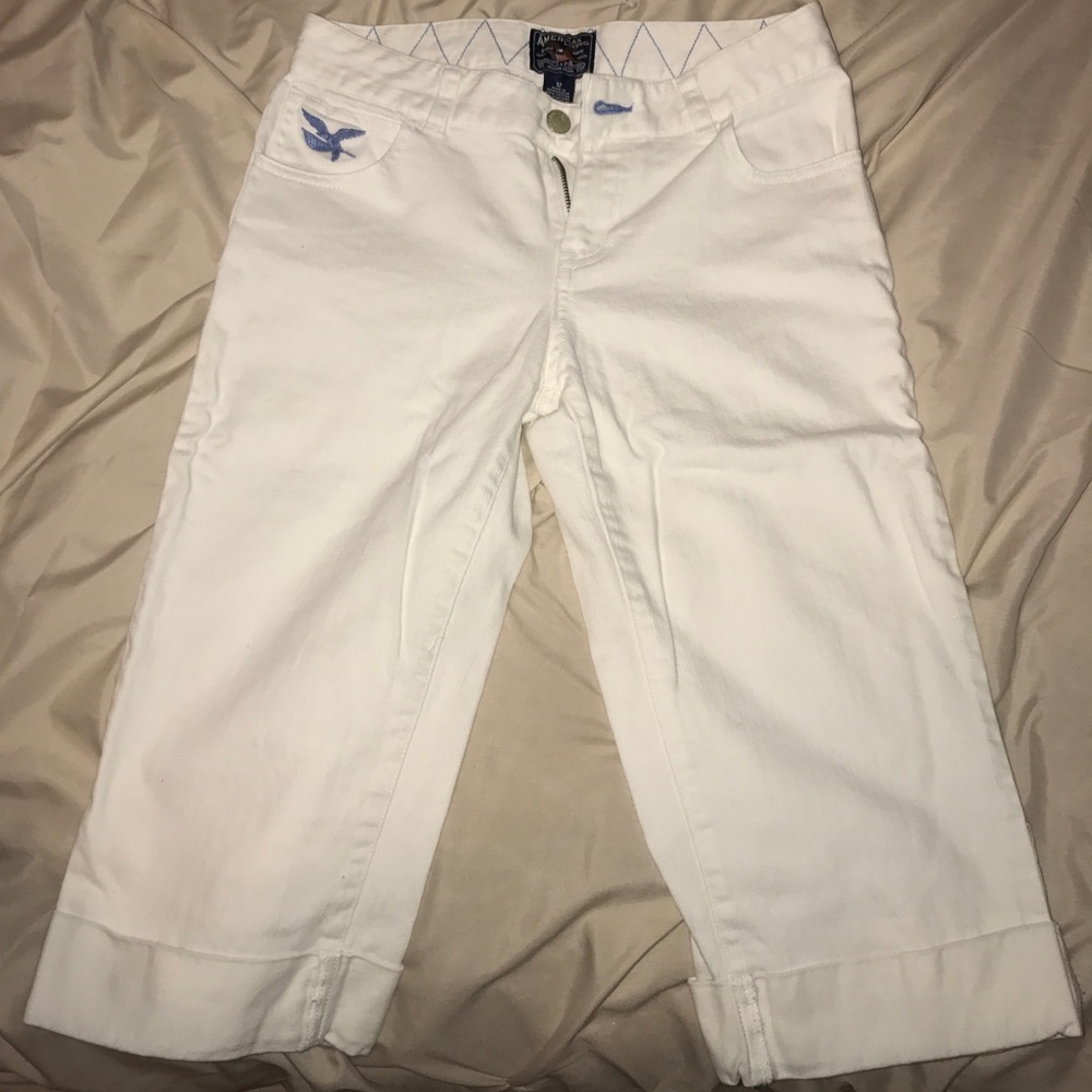 White cropped jeans