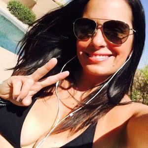 Meet your Posher, Gina