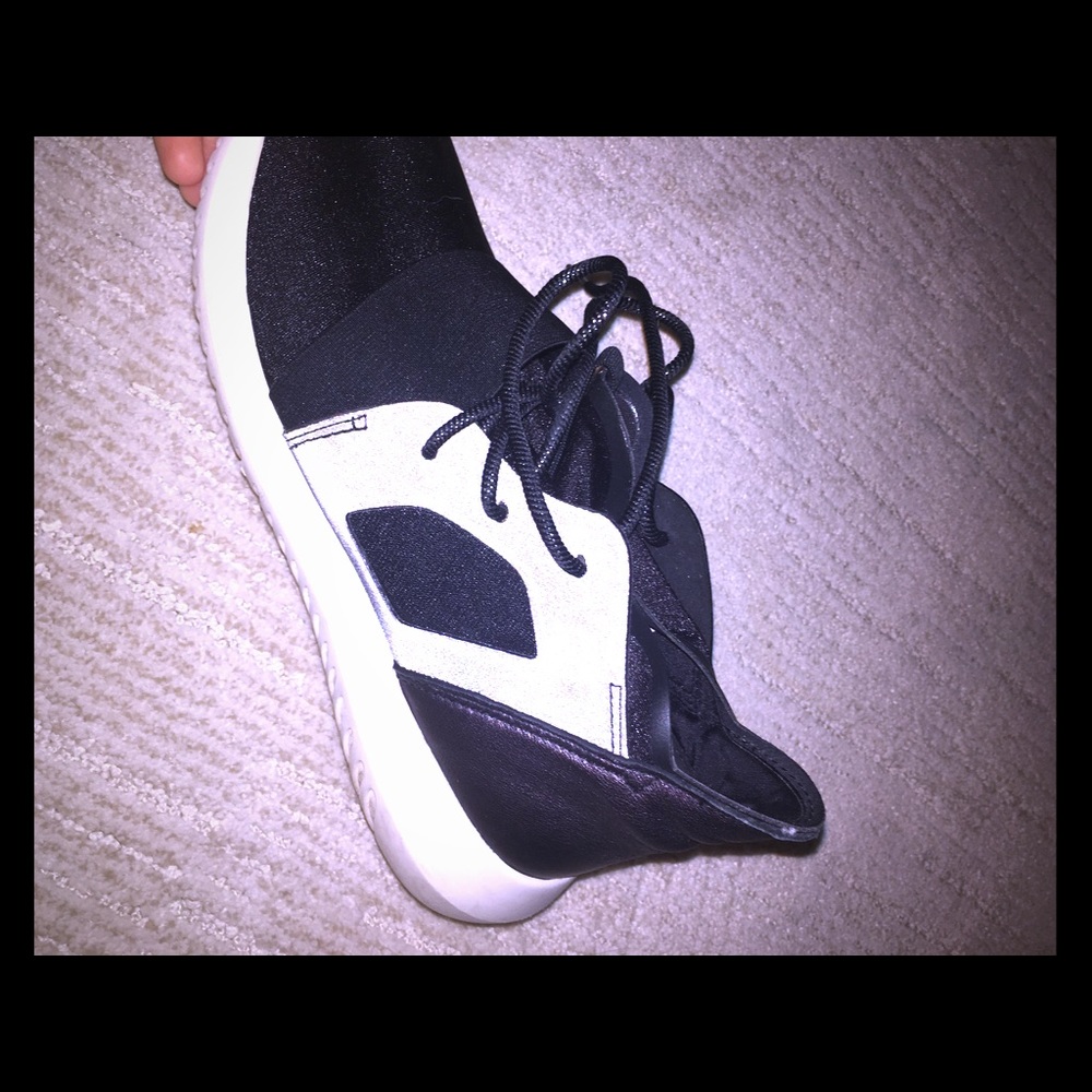WOMENS TUBULAR ADIDAS