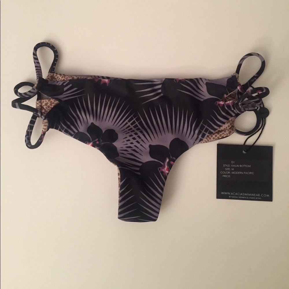 ❌SOLD❌Acacia Kauai Bottom modern pacific medium