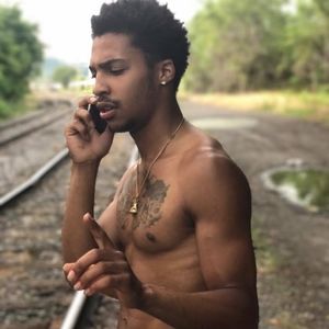 Meet your Posher, Demi