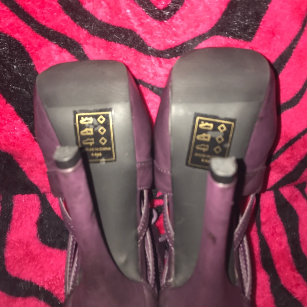 High Heels - Picture 2 of 3
