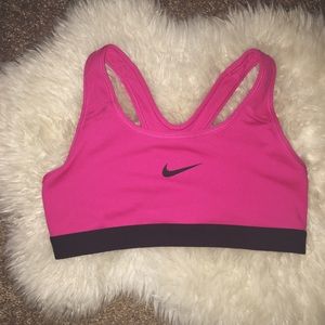 NWOT Nike sports bra