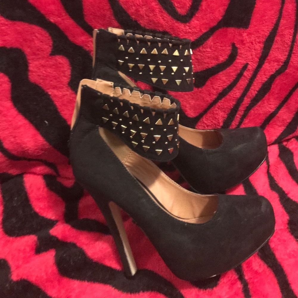 Heels - Picture 2 of 3