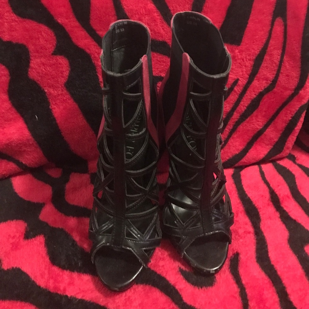 Heels - Picture 2 of 3