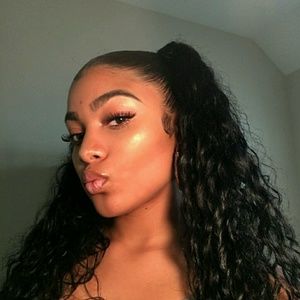 Meet your Posher, Lexi