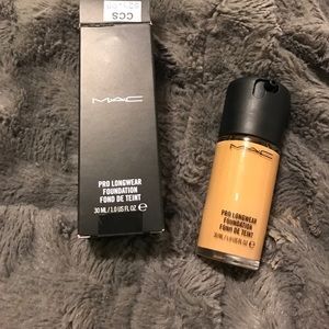 NEW Mac Pro Long wear foundation! Shade nc30