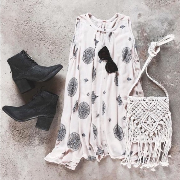 NIB Black Pointy Toe Lace Up Scaled Leather Boots - Picture 3 of 8