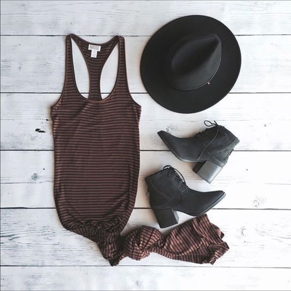 NIB Black Pointy Toe Lace Up Scaled Leather Boots - Picture 2 of 8