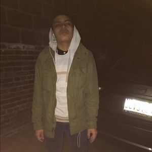 Meet your Posher, Luis