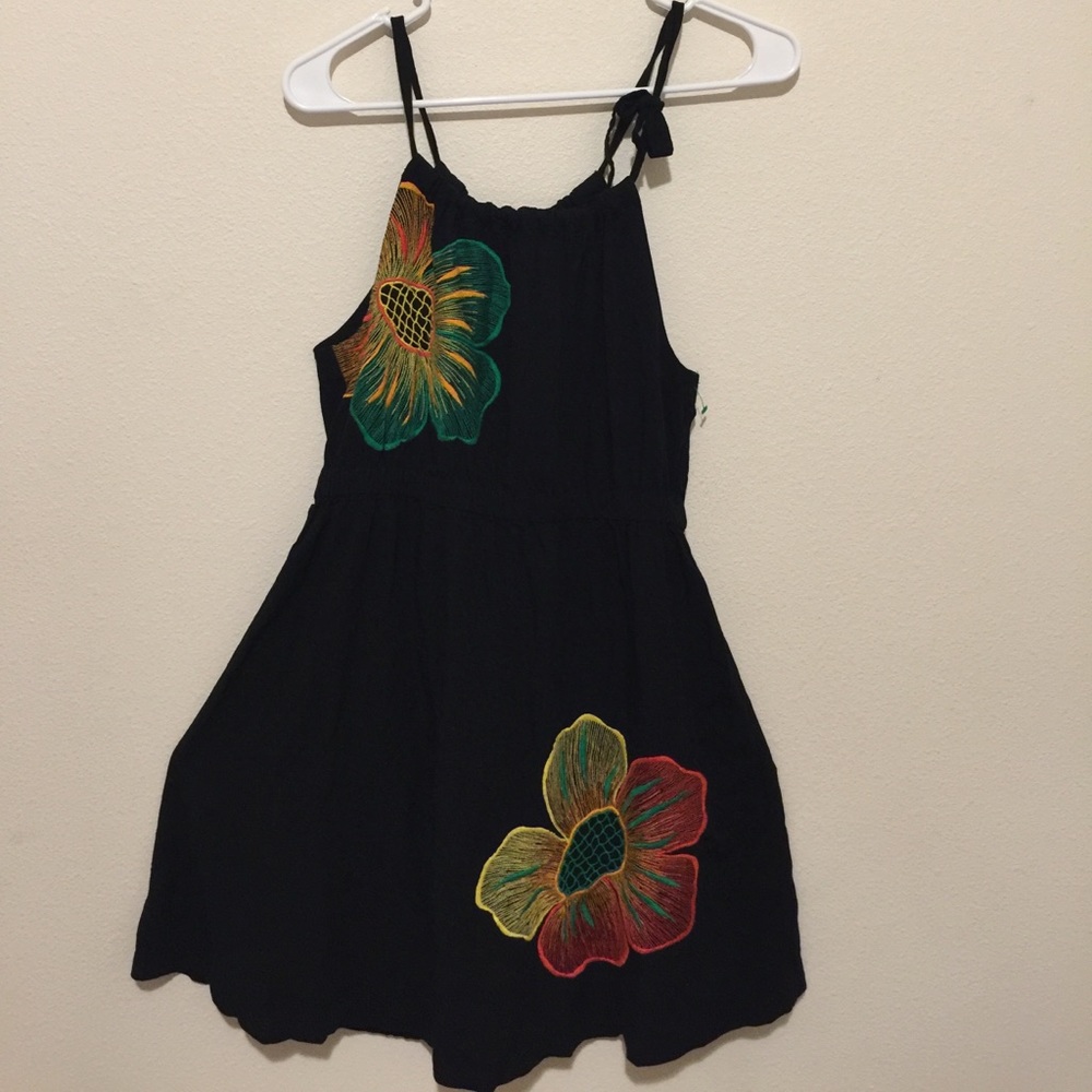Hibis lace works dress.