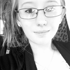 Meet your Posher, Britnee