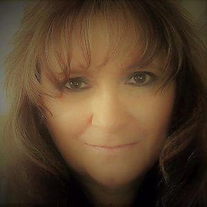 Meet your Posher, Cynthia